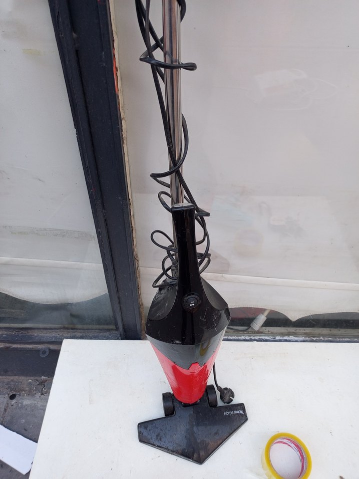 Kırmızı ve Siyah Dikey Elektrikli Süpürge - Görsel 5