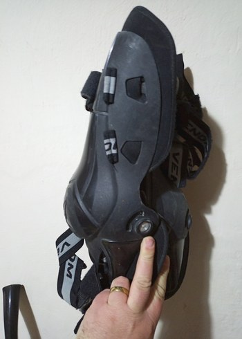 Kilitli Siyah Plastik Motosiklet Dizliği - Görsel 7