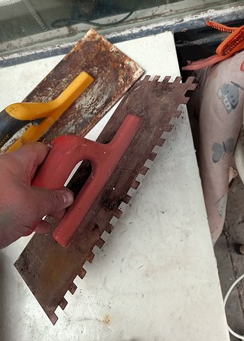 Renkli Sarı ve Kırmızı Tıraş ve Mala Seti - Görsel 2