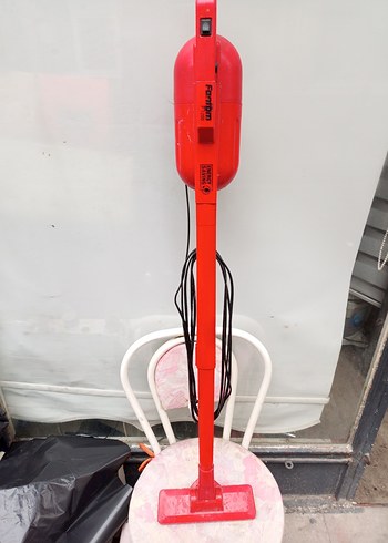 Kırmızı Renkli Elektrikli Süpürge - Görsel 2