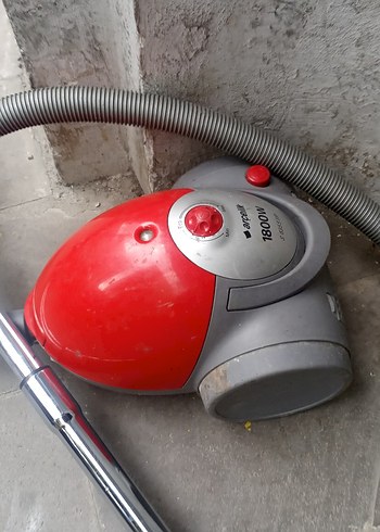 1800W Kırmızı Gri Elektrikli Süpürge