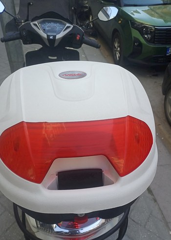 Beyaz Parlak Plastik Motosiklet Kaskı - Görsel 2