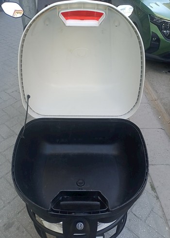 Beyaz Parlak Plastik Motosiklet Kaskı - Görsel 5