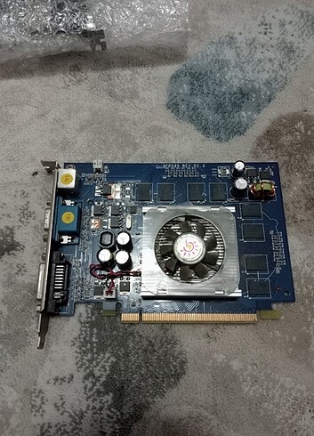 GT 1 GB 9400 ekran kartin