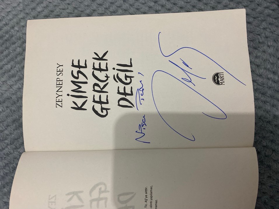 Kimse Gerçek Değil - Zeynep Sey - Görsel 3