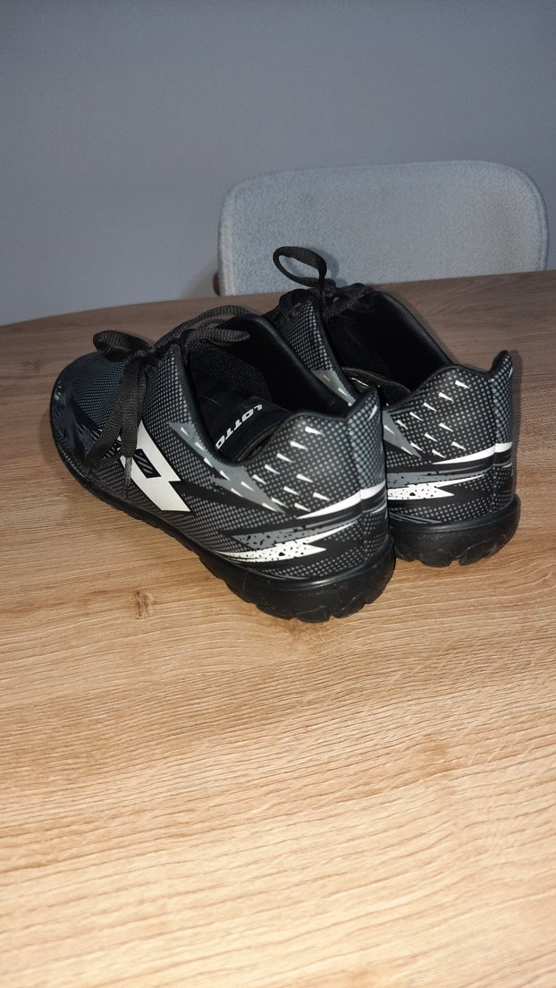 Lotto Erkek Siyah Spor Futbol Ayakkabısı - Görsel 2