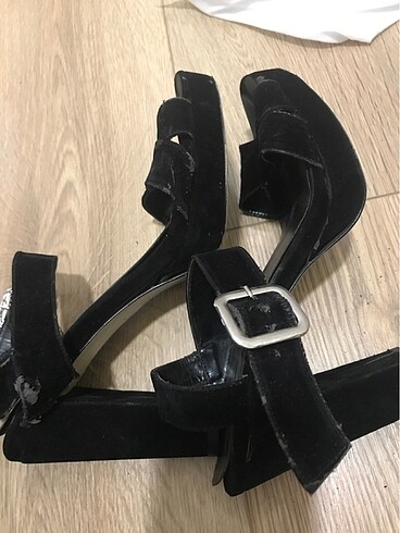 38 Beden siyah Renk Topuklu sandalet