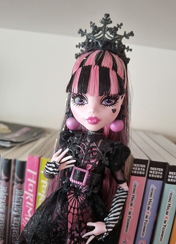 Beden Draculaura Howliday