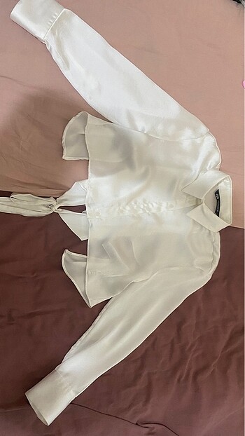 s Beden beyaz Renk Zara saten arkası bağlamalı gömlek