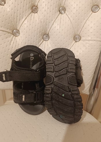 25 Beden Erkek Çocuk Siyah Cırtlı Spor Sandalet
