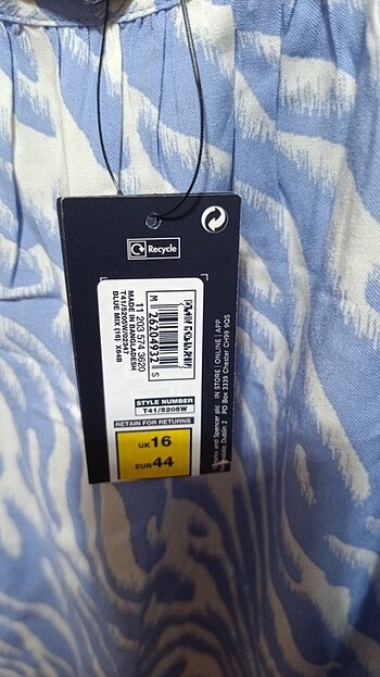 44 Beden beyaz Renk M&S collection kadın askili