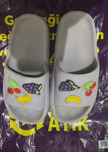 Meyve Baskılı Beyaz Kız Çocuk Terliği - Görsel 3