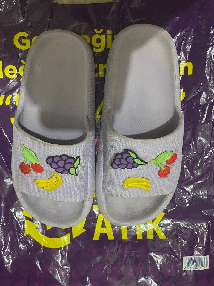 Meyve Baskılı Beyaz Kız Çocuk Terliği - Görsel 2