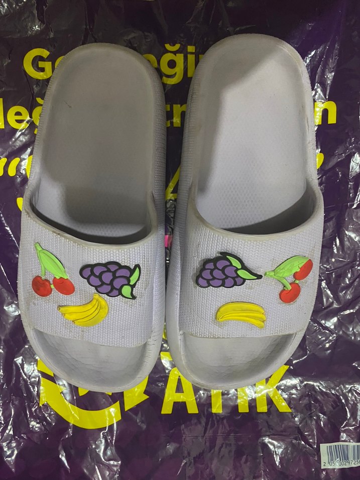 Meyve Baskılı Beyaz Kız Çocuk Terliği - Görsel 3