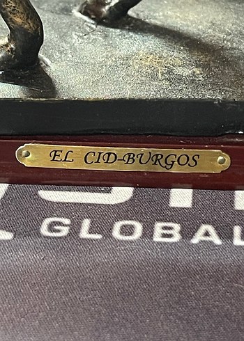 Altın Renkli Atlı Figürin - Görsel 2