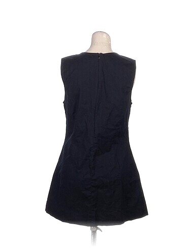 40 Beden PreLoved Kısa Elbise %70 İndirimli.