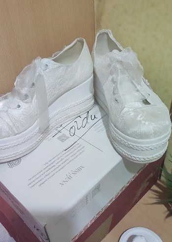 Beyaz Dantel Detaylı Dolgu Topuk Kadın Spor gelin Ayakkabısı - Görsel 7