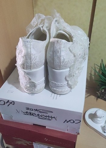 Beyaz Dantel Detaylı Dolgu Topuk Kadın Spor gelin Ayakkabısı - Görsel 6