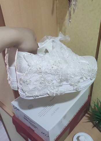 Beyaz Dantel Detaylı Dolgu Topuk Kadın Spor gelin Ayakkabısı - Görsel 5