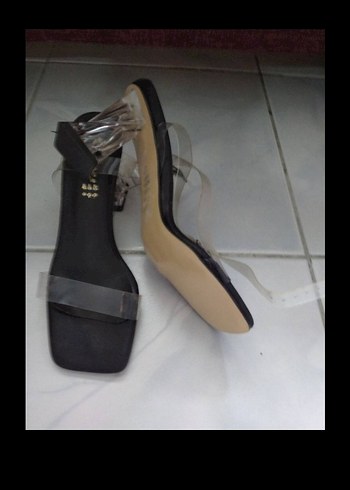 Şeffaf Bantlı Siyah Stiletto Topuklu Ayakkabı - Görsel 2