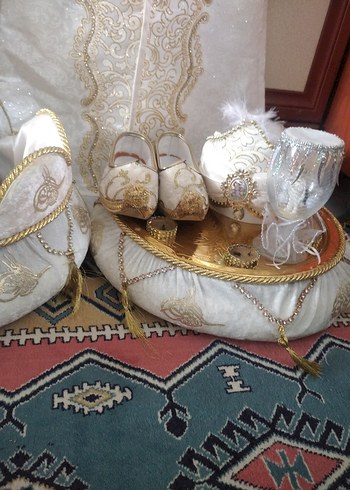 Klasik İşlemeli Beyaz Çocuk Takımı - Görsel 11