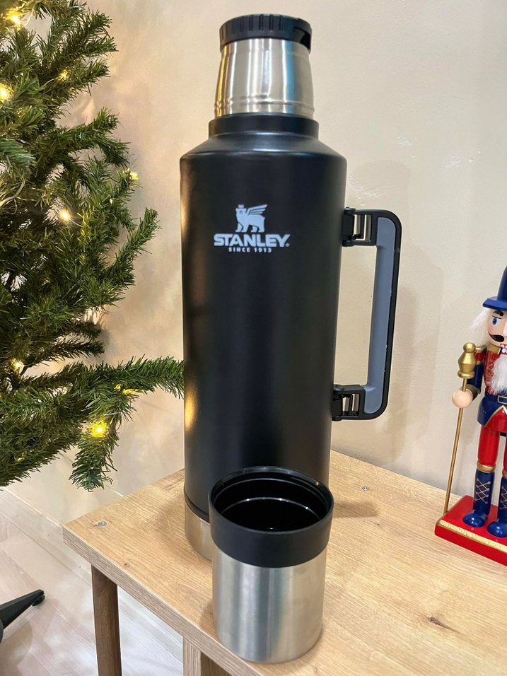 Stanley Siyah Termos 1.9L - Görsel 2