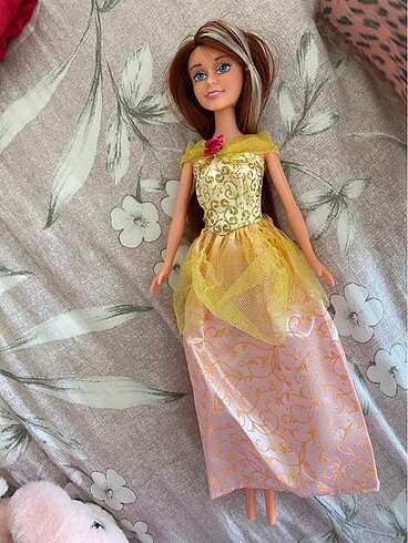 Barbie bebek