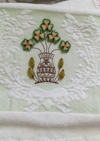 Nakışlı Kırmızı Desenli Havlu - Görsel 9