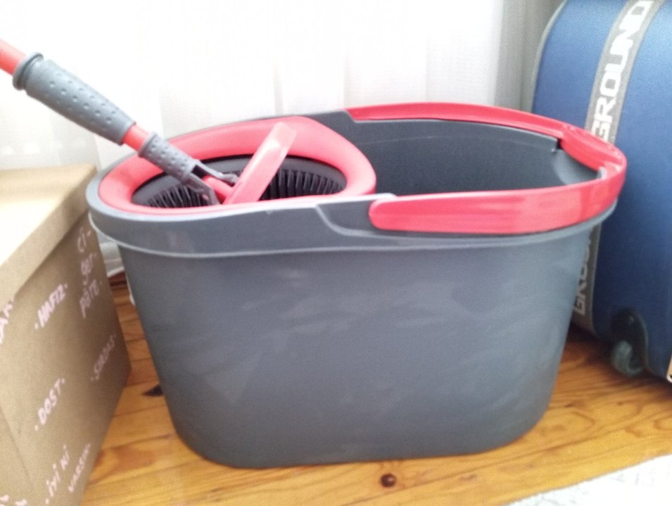 Kırmızı Saplı Gri Temizlik Kovası - Görsel 2