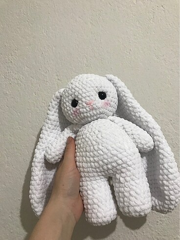 Amigurumi uzun kulaklı tavşan