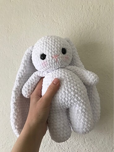 uzun kulaklı amigurumi tavşan