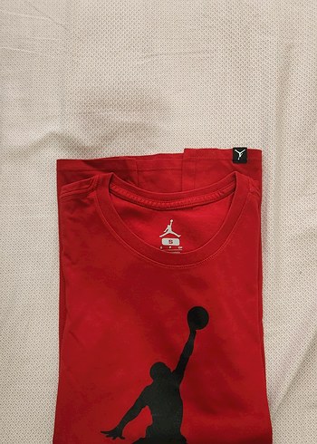 Kırmızı Baskılı  Spor Tişörtü - Görsel 3