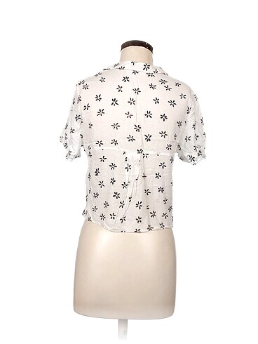 m Beden Pull and Bear Gömlek %70 İndirimli.