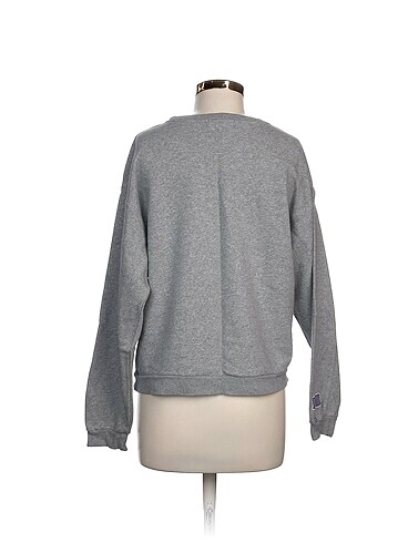m Beden Bershka Sweatshirt %70 İndirimli.