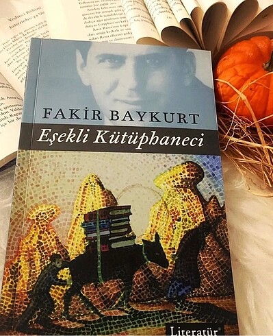 Eşekli kütüphaneci