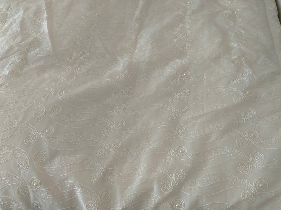 Beyaz Nakışlı Yatak Örtüsü - Görsel 5