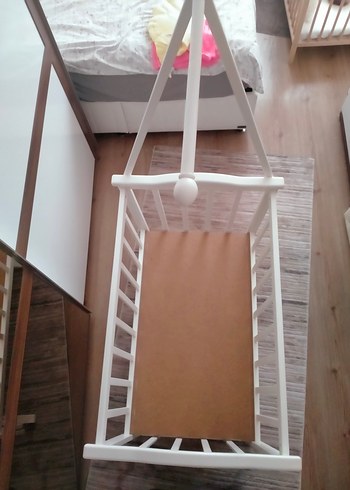 Beyaz Pastel Bebek Beşiği ve Tül Perde - Görsel 9