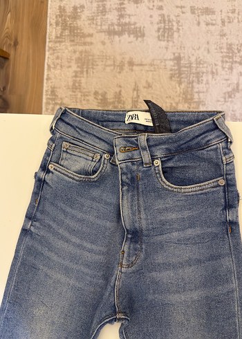 Yırtmaç Detaylı Mavi Kadın Kot Pantolon - Görsel 2