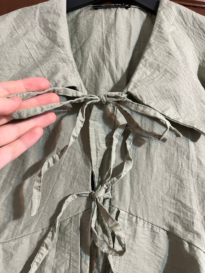 Haki yeşili bağcıklı hırka - Görsel 2