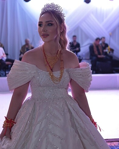Özel tasarım gelinlik.