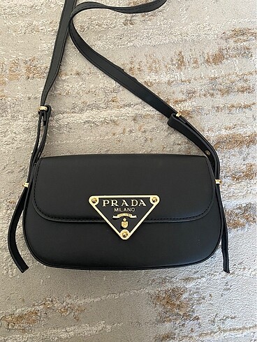 Prada çanta