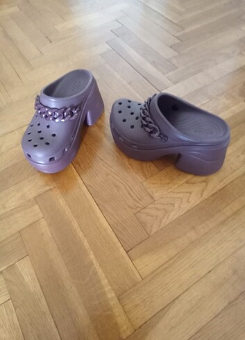 Crocs