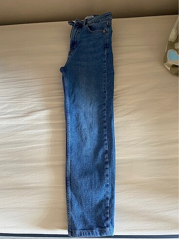 34 Beden stradivarius jean