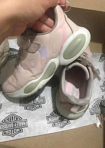 Kızlar için Pembe Cırt cırtlı spor ayakkabısı - Görsel 4