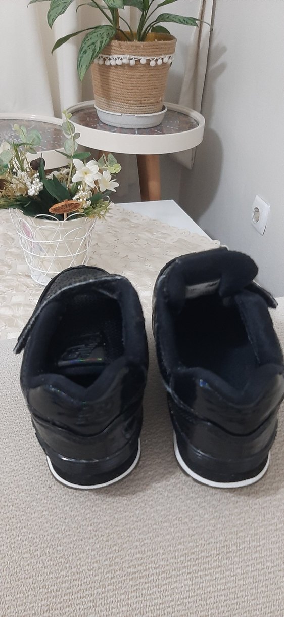 New Balance marka spor ayakkabı - Görsel 2