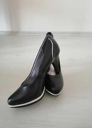 Mat stiletto