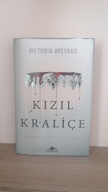 Kızıl kraliçe - Victoria Aveyard