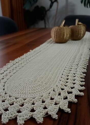 Masa örtüsü ranır