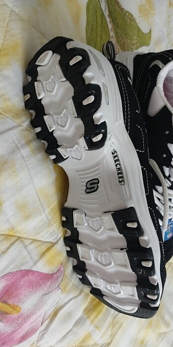 40 Beden Skechers sıfır ithal orjinal gibi çakmalarla karıştırmayın