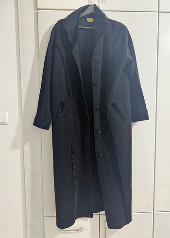 Siyah Uzun Kadın Kaban, Kürklü Detaylı - Görsel 4